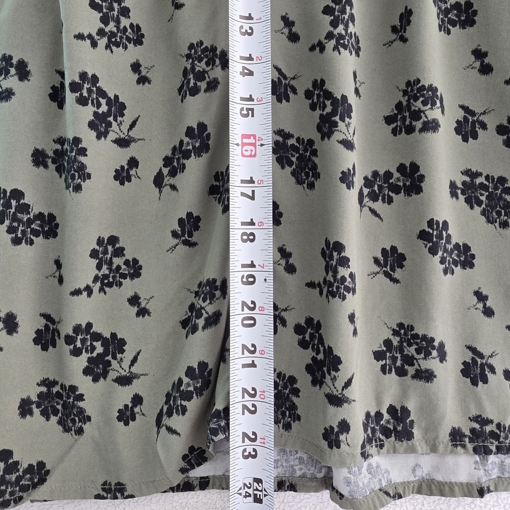 GAP Women XL Green Floral Blouse V Neck Short Sleeve Flowy Casual - Picture 4 of 15